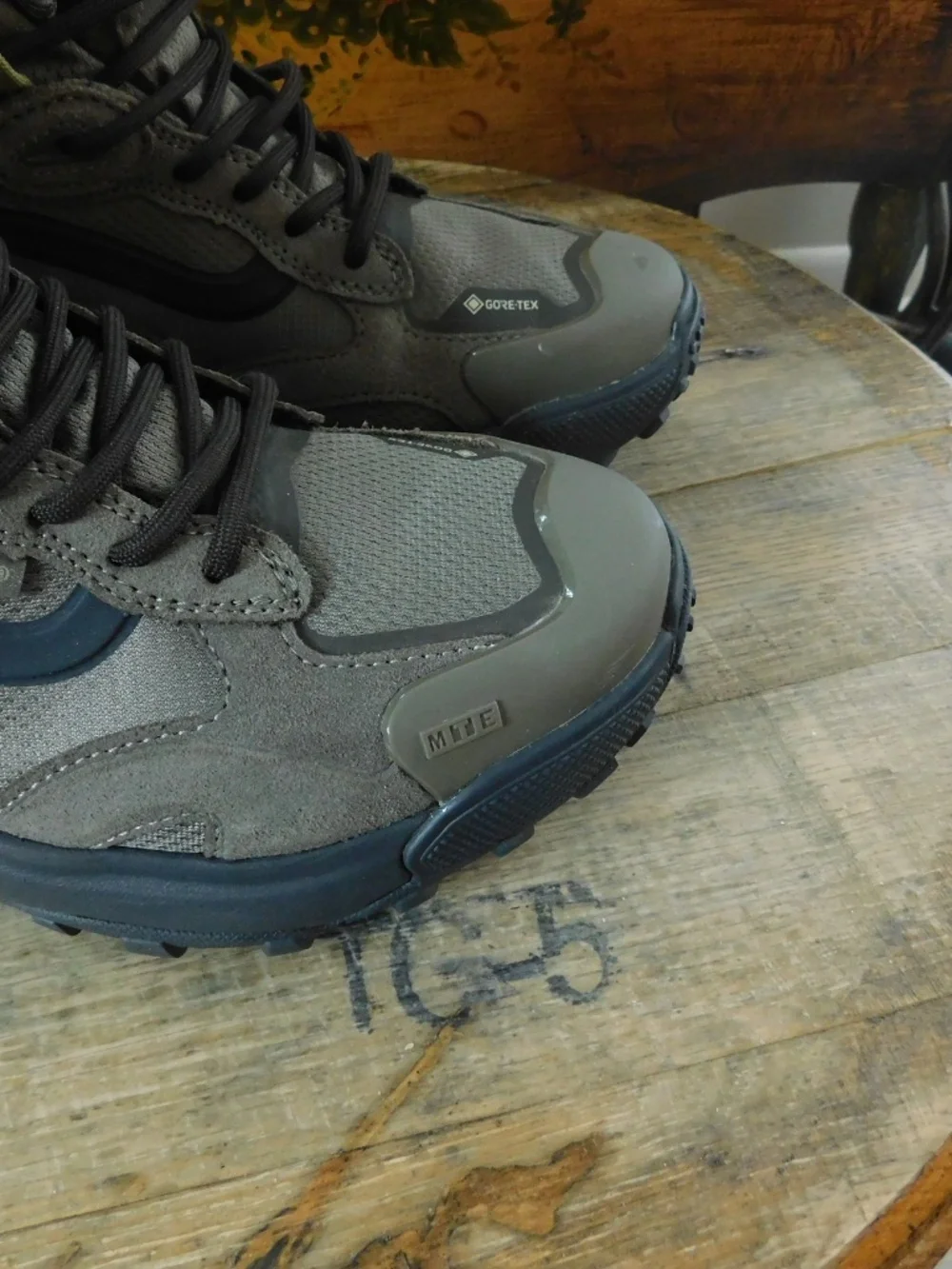 Vans MTE Gore Tex Boots Mens Size 6.5